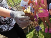 Vykopali jsme hřbitov odpadků